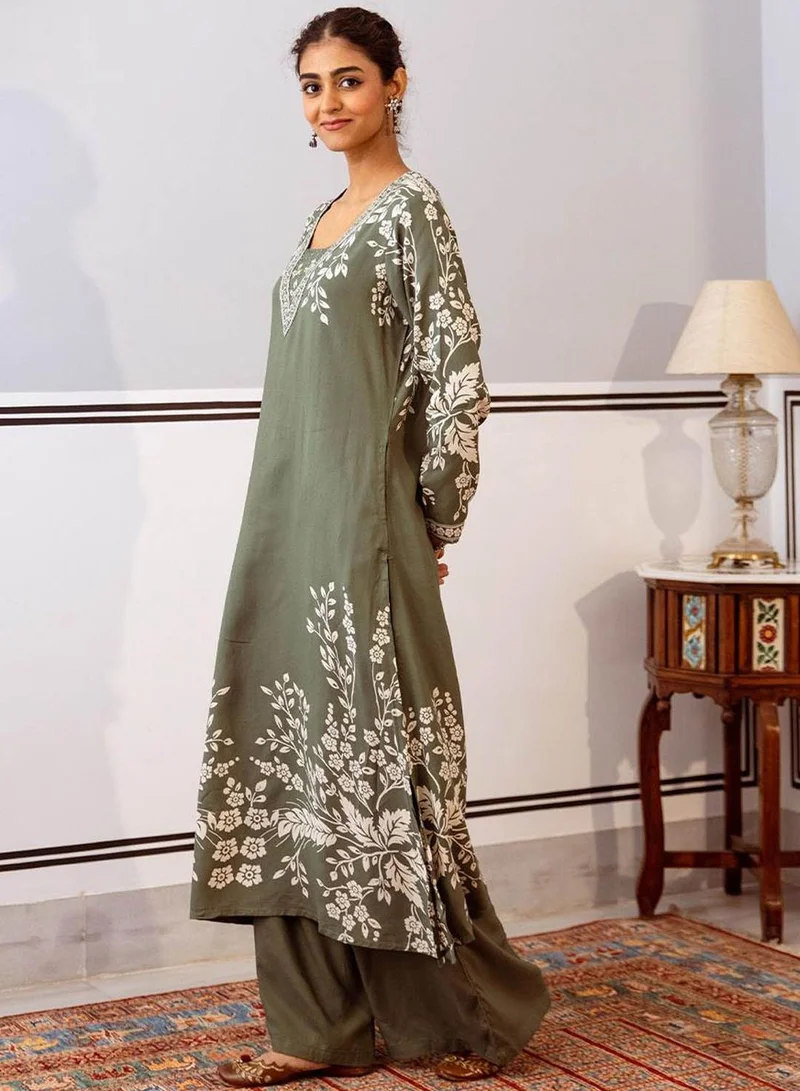 ISHIN Women's Green Rayon Printed Tunic Full Length Palazzo Straight Fit Kurta Set