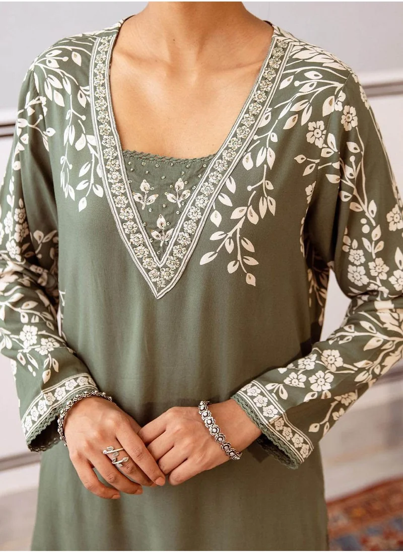 آي شين Women's Green Rayon Printed Tunic Full Length Palazzo Straight Fit Kurta Set