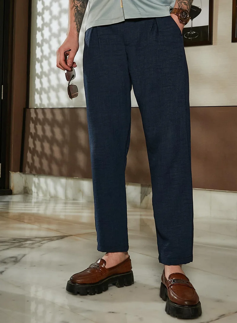 كامبوس سوترا بنطلون رجالي كحلي مطوي بتفصيل أنيق