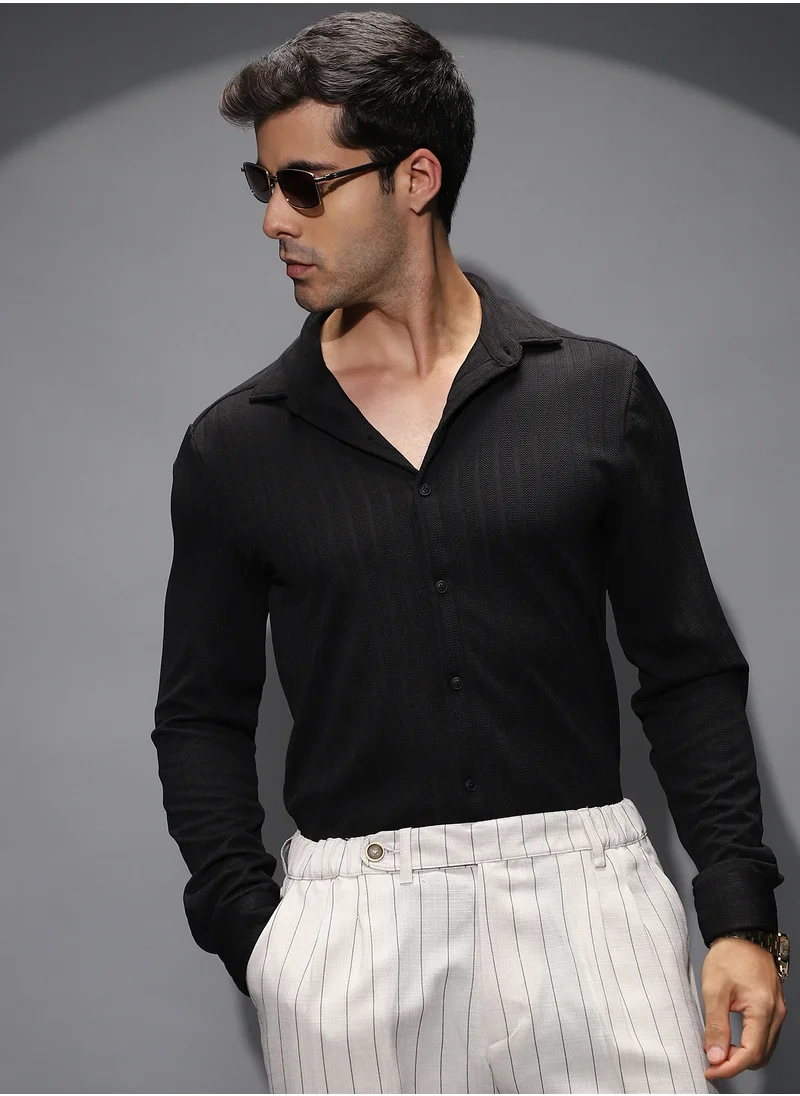 كامبوس سوترا Men's Onyx Black Chevron-Panel Tactile Shirt For Casual Wear | Spread Collar | Long Cuffed Sleeves | Button Closure | Shirt Shirt Crafted With Comfort Fit For Everyday Wear