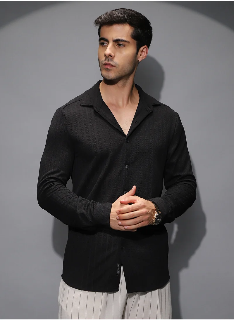 كامبوس سوترا Men's Onyx Black Chevron-Panel Tactile Shirt For Casual Wear | Spread Collar | Long Cuffed Sleeves | Button Closure | Shirt Shirt Crafted With Comfort Fit For Everyday Wear