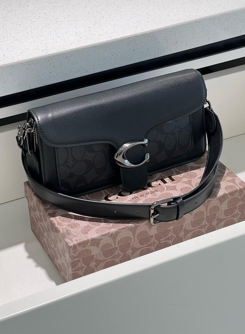 كوتش اوت ليت حقيبة COACH Tabby 26 بنمط الكلاسيكي القديم، مصنوعة من قماش مطلي وجلد عجل، يمكن حملها باليد أو على الكتف أو كحقيبة عابرة للجسم، اللون: أسود/أسود فحمي (إغلاق أسود) - Image 1