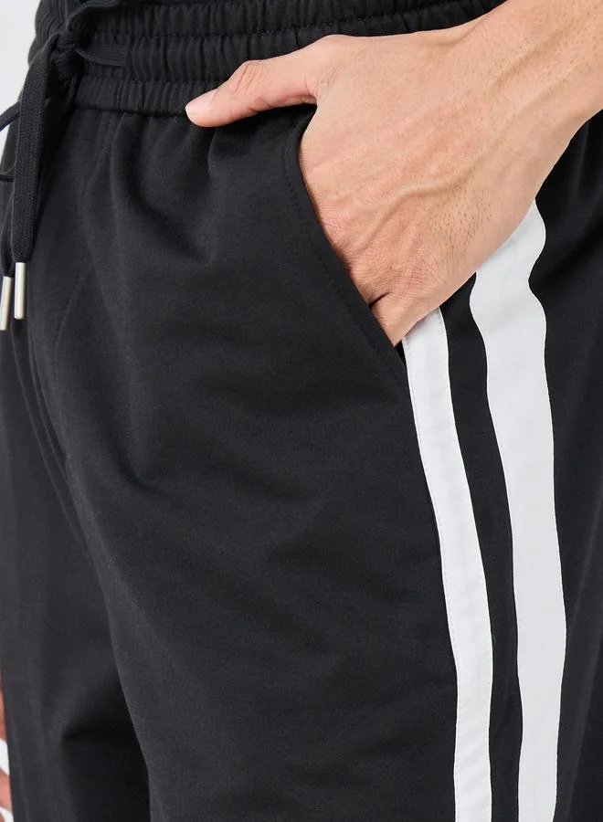 Styli Styli Oversized Open Hem Joggers with Side Piping Detail