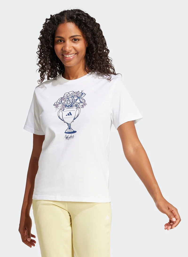 اديداس تيشيرت جرافيك تقني توضيحي