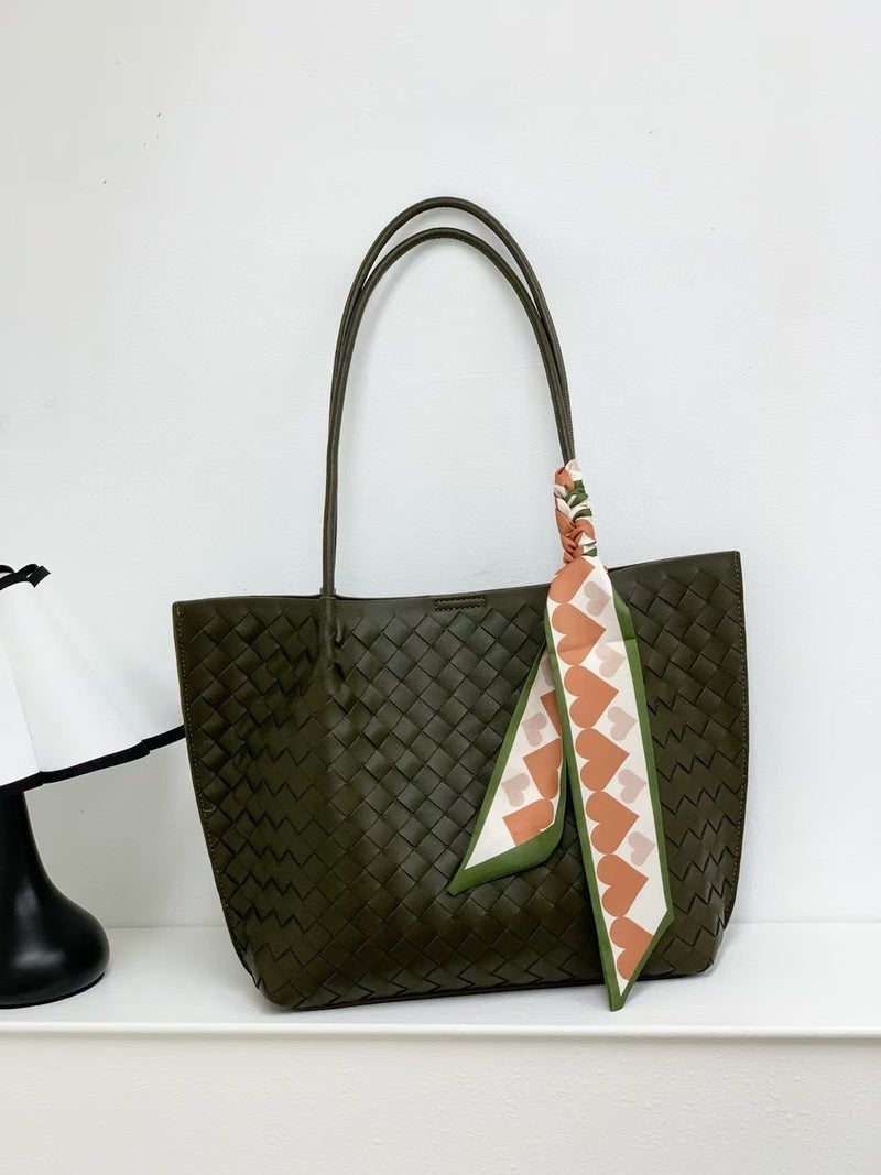 New Tote Bag 2025 Satchel Armpit Genuine Leather Large Bag Shoulder Bag Large Capacity Commuter Woven Women'S Bag High-End - Image 1