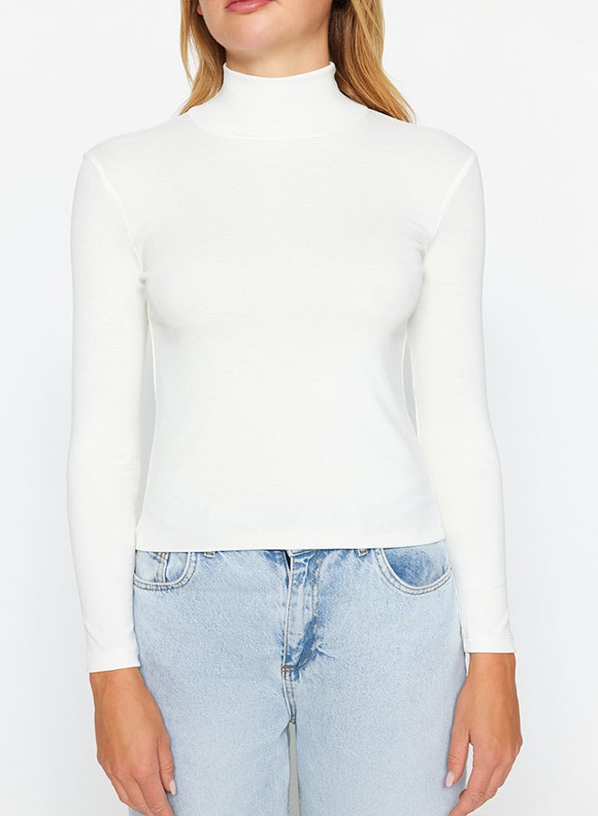 trendyol Ecru Premium Soft Fabric Turtleneck Fitted Stretchy Knitted Blouse TWOAW24BZ00119 - Image 4