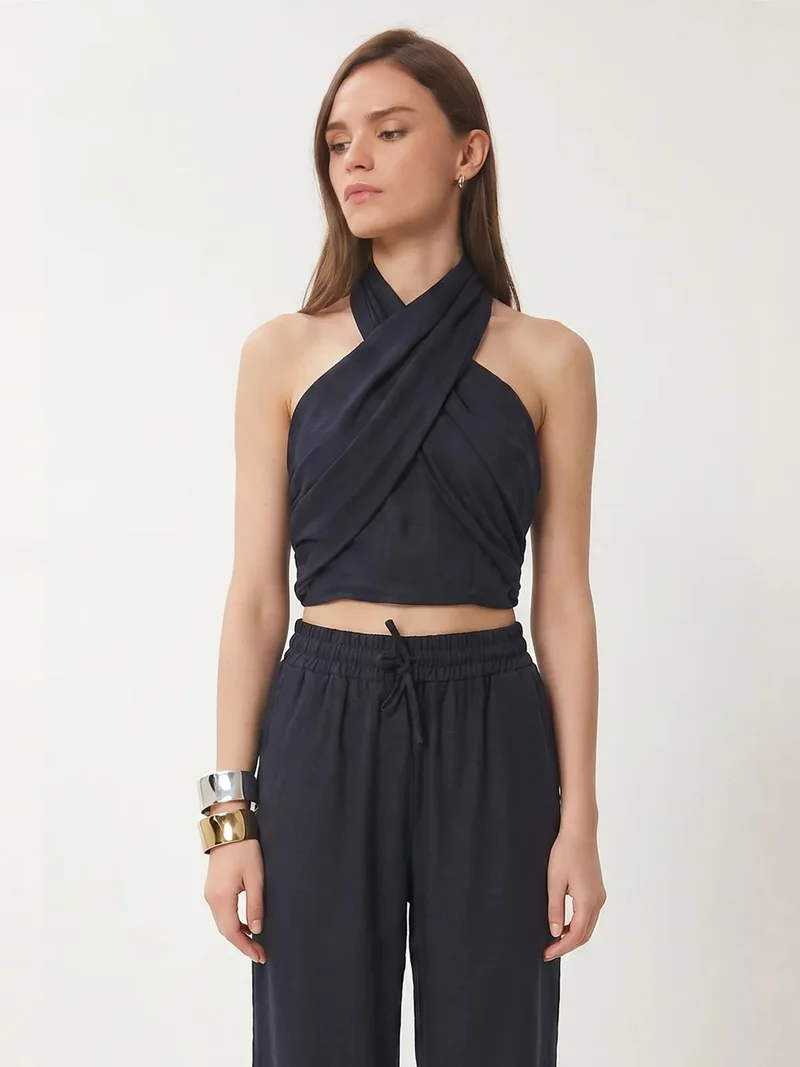 السعادة في إسطنبول ISTANBUL Halter Blouse And Wide-Leg Trousers Set