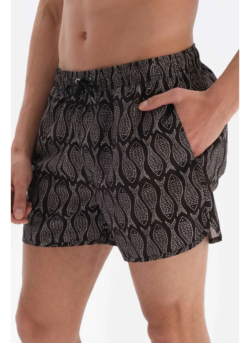 داجي Mountain Black Fish Des. Mini Length Shorts
