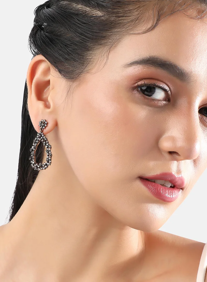 سوهي أقراط دمعة مجوفة متجمعة - كروم فضي