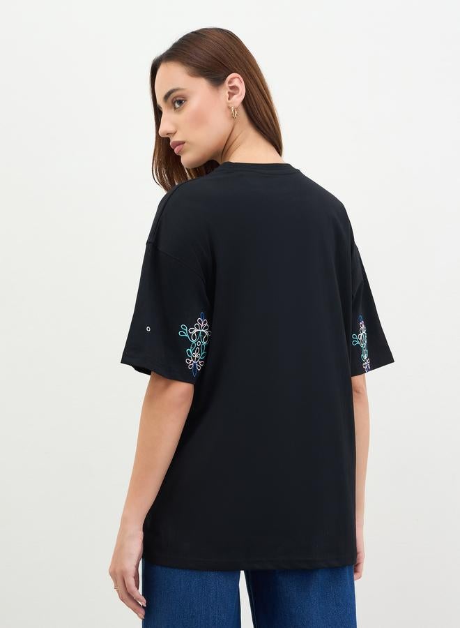 Styli Black Embroidered Oversized T-Shirt - Image 5