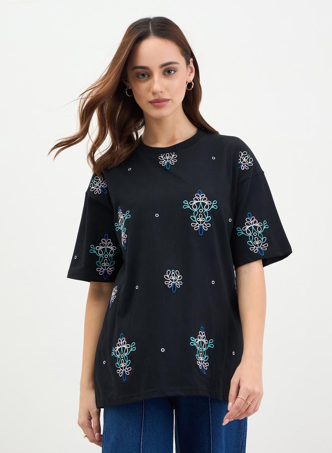 Styli Black Embroidered Oversized T-Shirt - Image 3