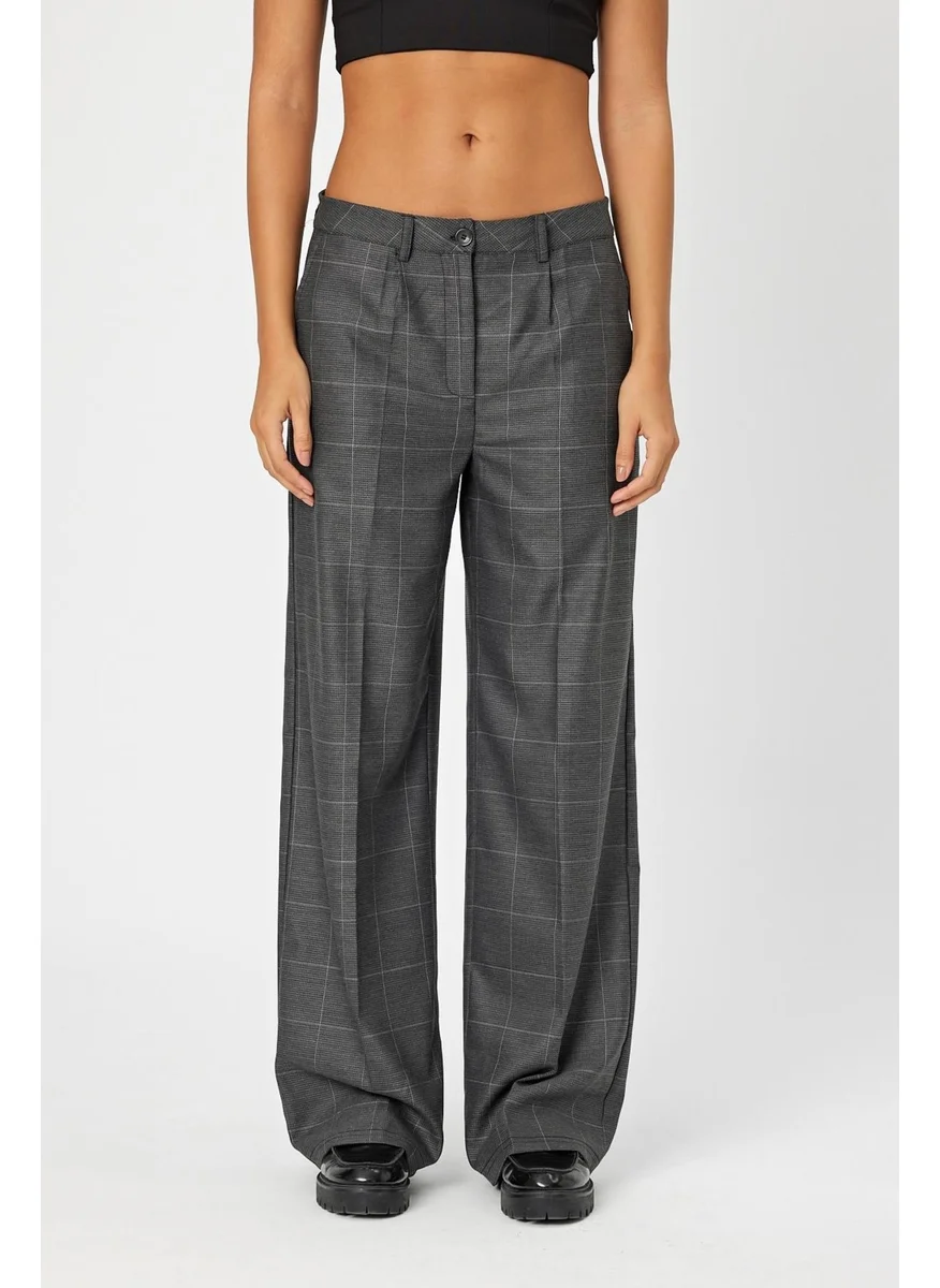الكسندر جاردي Alexandergardi Wide Leg Wide Leg Checkered Double Pocket Classic Women's Trousers (B24-0001)