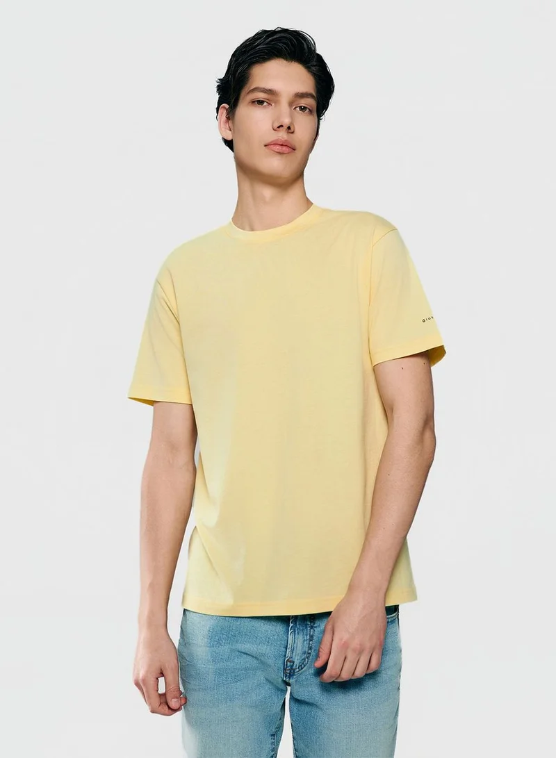 GIORDANO  Men’s Slim Fit Cotton Crew Neck Tee for Men | Best Price UAE