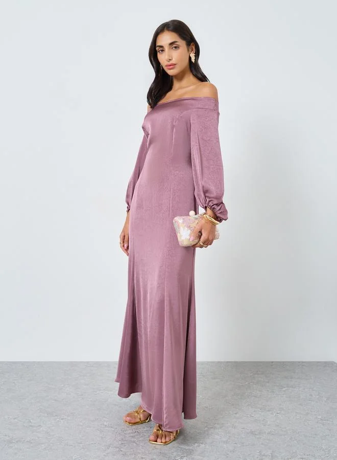 ستايلي فستان سهرة طويل بأكتاف مكشوفة