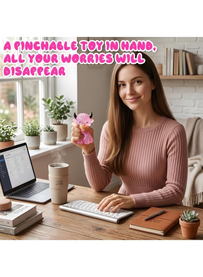 مجموعة ألعاب الضغط المكونة من 8 قطع على شكل كلب دشهند وبقرة، تتميز بألعاب ضغط ناعمة ومريحة توفر تجربة حسية تخفف التوتر، وهي مناسبة للأطفال والكبار على حد سواء. يمكن استخدامها كمكافأة في الفصل الدراسي، أو هدية للحفلات، أو هدية عيد ميلاد. - Image 2