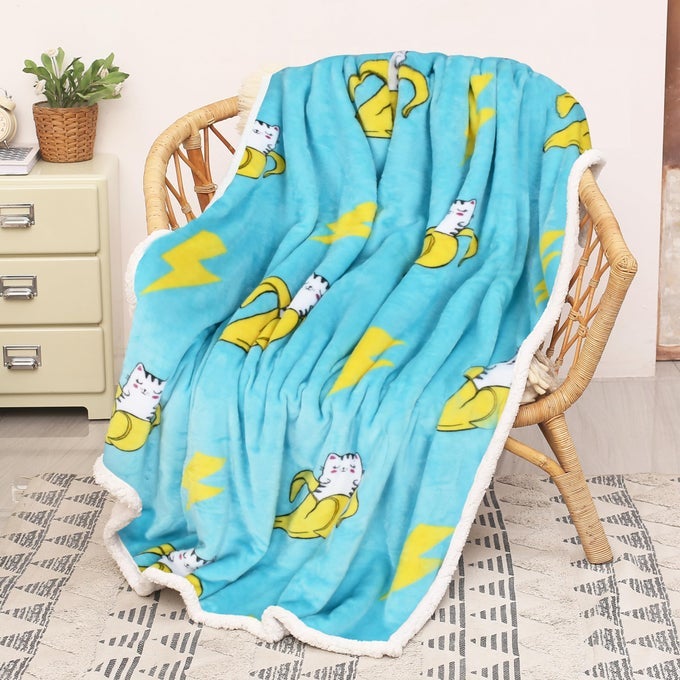 BANANA CAT PRINT SHERPA FLEECE THROW BLANKET SOFT MINK PLUSH COUCH BLANKET FUZZY FLUFFY COMFY WARM THROWS COMFORT CARING GIFT 50X60 INCHES