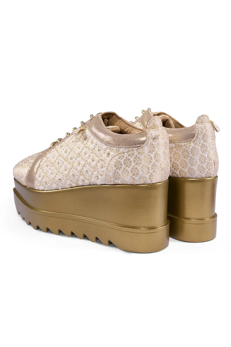 Anaar Anaar Pitara Wedge Sneakers – Off-White Brocade & Satin Hand-Embroidered Wedges