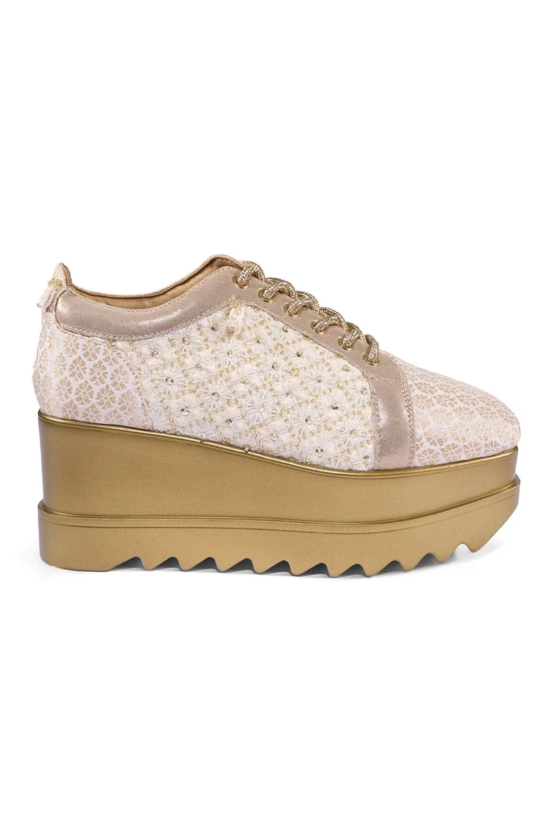 Anaar Anaar Pitara Wedge Sneakers – Off-White Brocade & Satin Hand-Embroidered Wedges