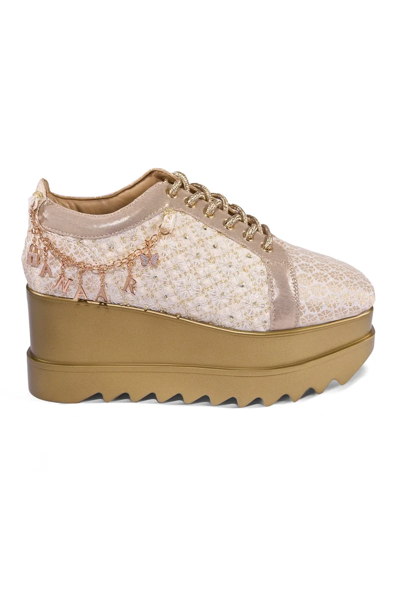 Anaar Anaar Pitara Wedge Sneakers – Off-White Brocade & Satin Hand-Embroidered Wedges