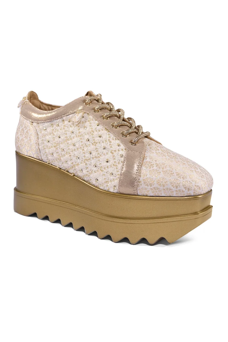 Anaar Anaar Pitara Wedge Sneakers – Off-White Brocade & Satin Hand-Embroidered Wedges