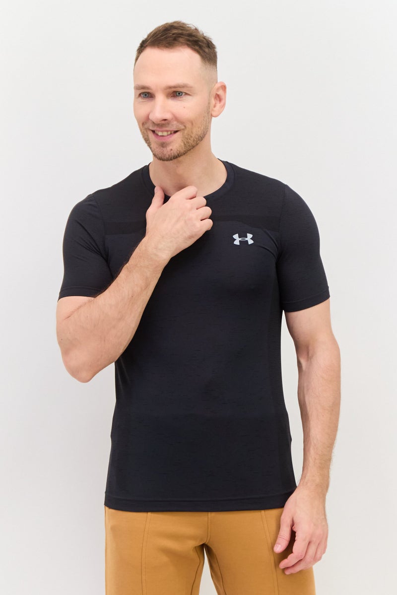 UNDER ARMOUR تي شيرت تدريب رياضي للرجال بشعار العلامة التجارية، أسود - Image 1
