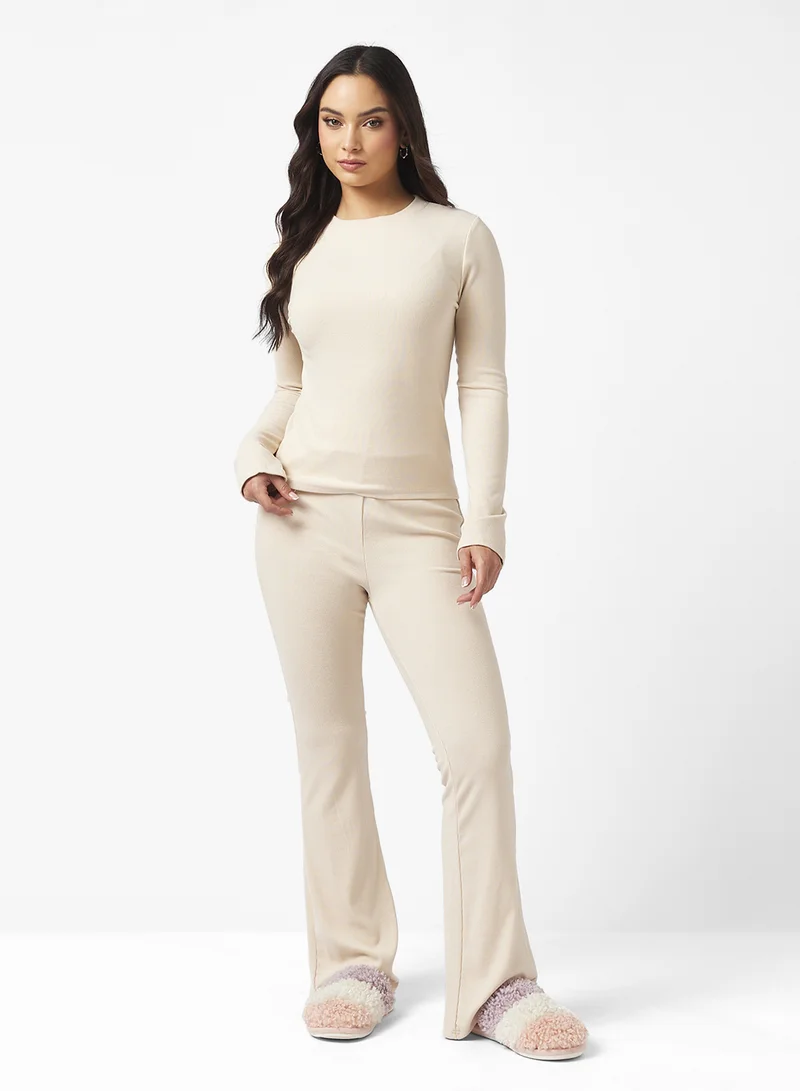 جينجر بيسيكس Cozy Fine Knit Ribbed Lounging Top & Pant Set