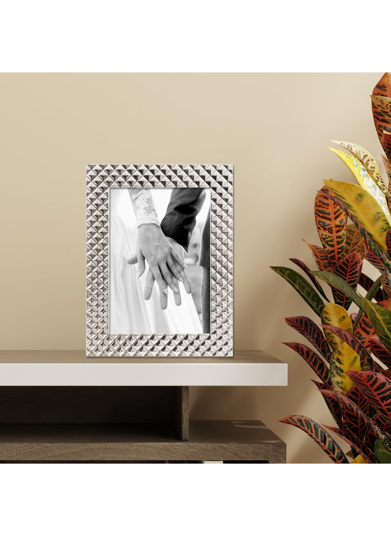 Lawrence Frames Lawrence Frames Diamond Pattern Polished Metal Picture Frame  5x7  Silver  - Image 3