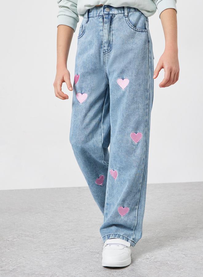 ستايلي بنطال جينز واسع بتطريز قلوب - Image 1