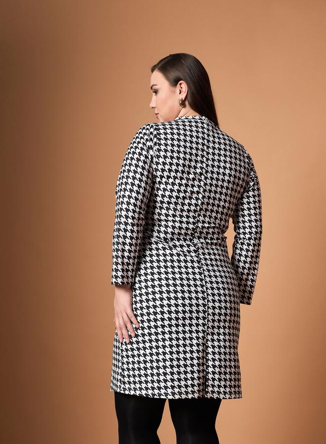 SASSAFRAS SASSAFRAS Plus Size Houndstooth Print Belted A-Line Mini Dress  - Image 5