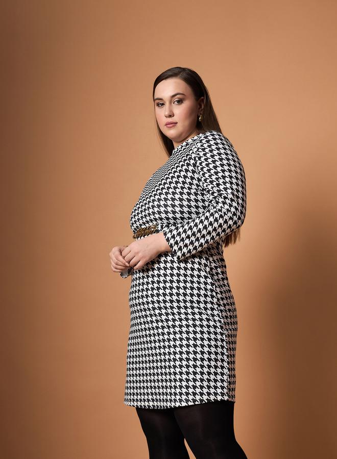 SASSAFRAS SASSAFRAS Plus Size Houndstooth Print Belted A-Line Mini Dress  - Image 3