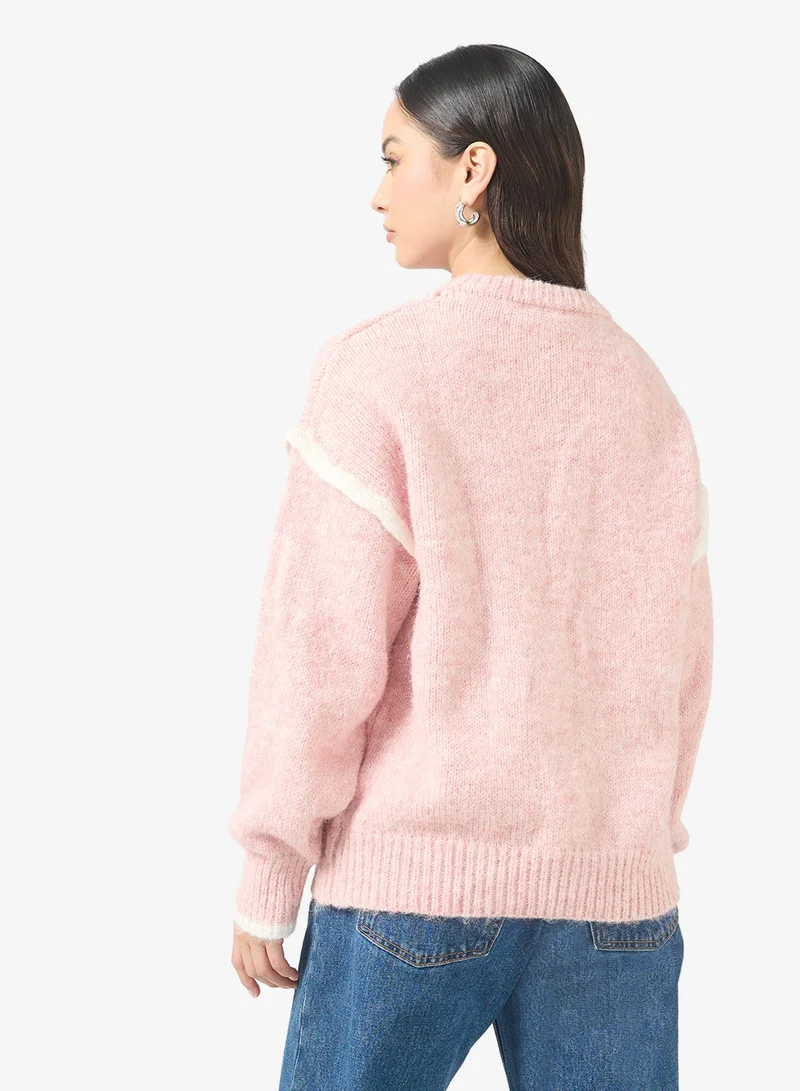 جينجر كنزة بياقة متباينة بتفاصيل كبيرة