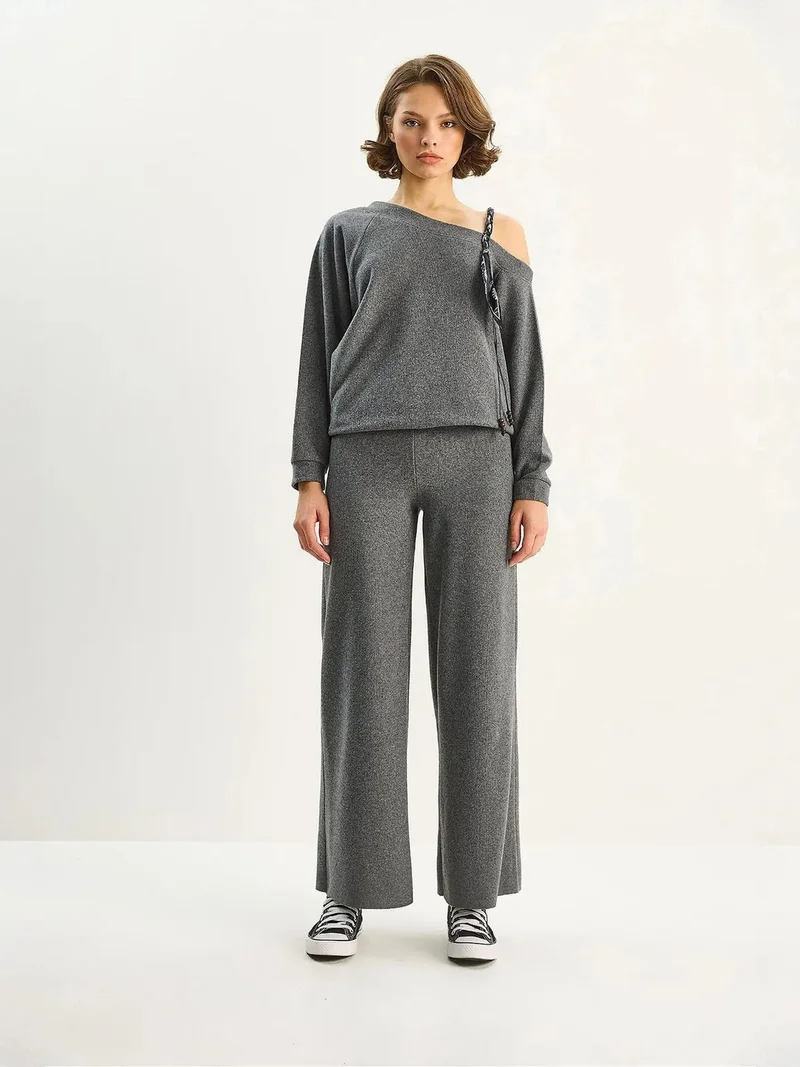 بيانكو لوتشي طقم قطعتين مفصل من لوكسي للملابس المحبوكة