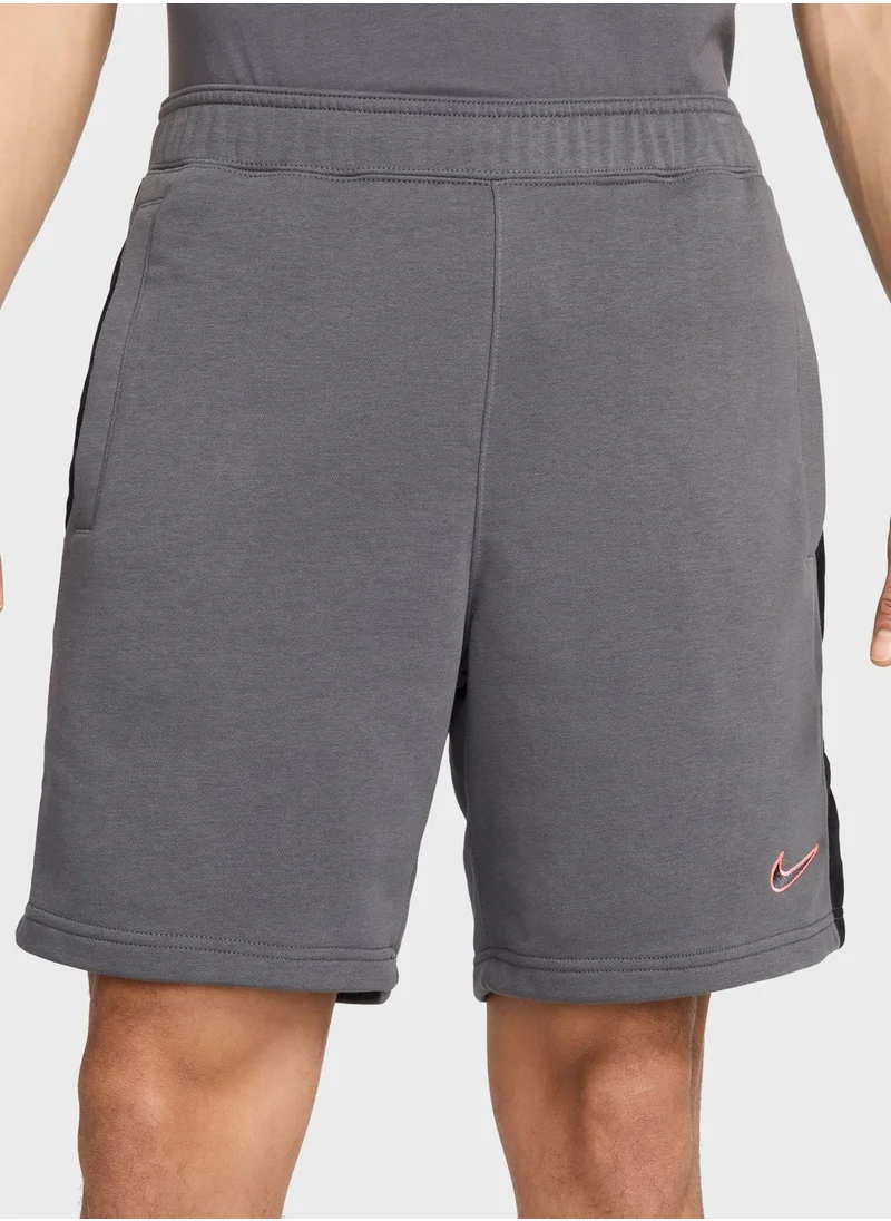 Nike Essential Shorts