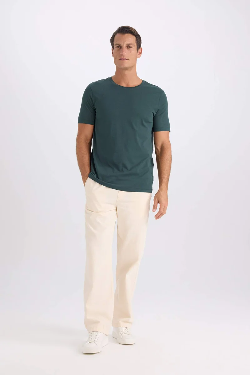 ديفاكتو Slim Fit Crew Neck Basic Short Sleeve T-Shirt