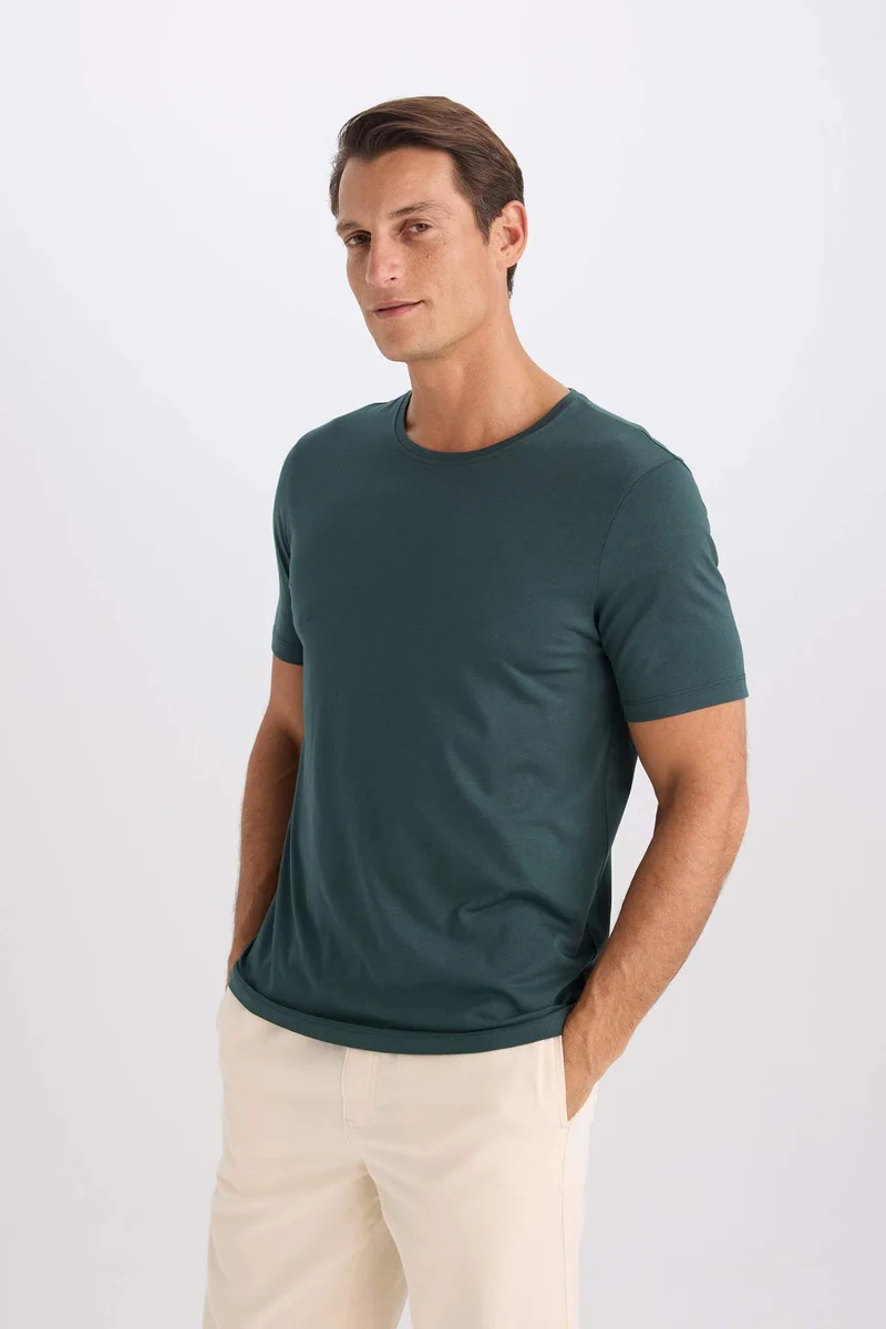 ديفاكتو Slim Fit Crew Neck Basic Short Sleeve T-Shirt