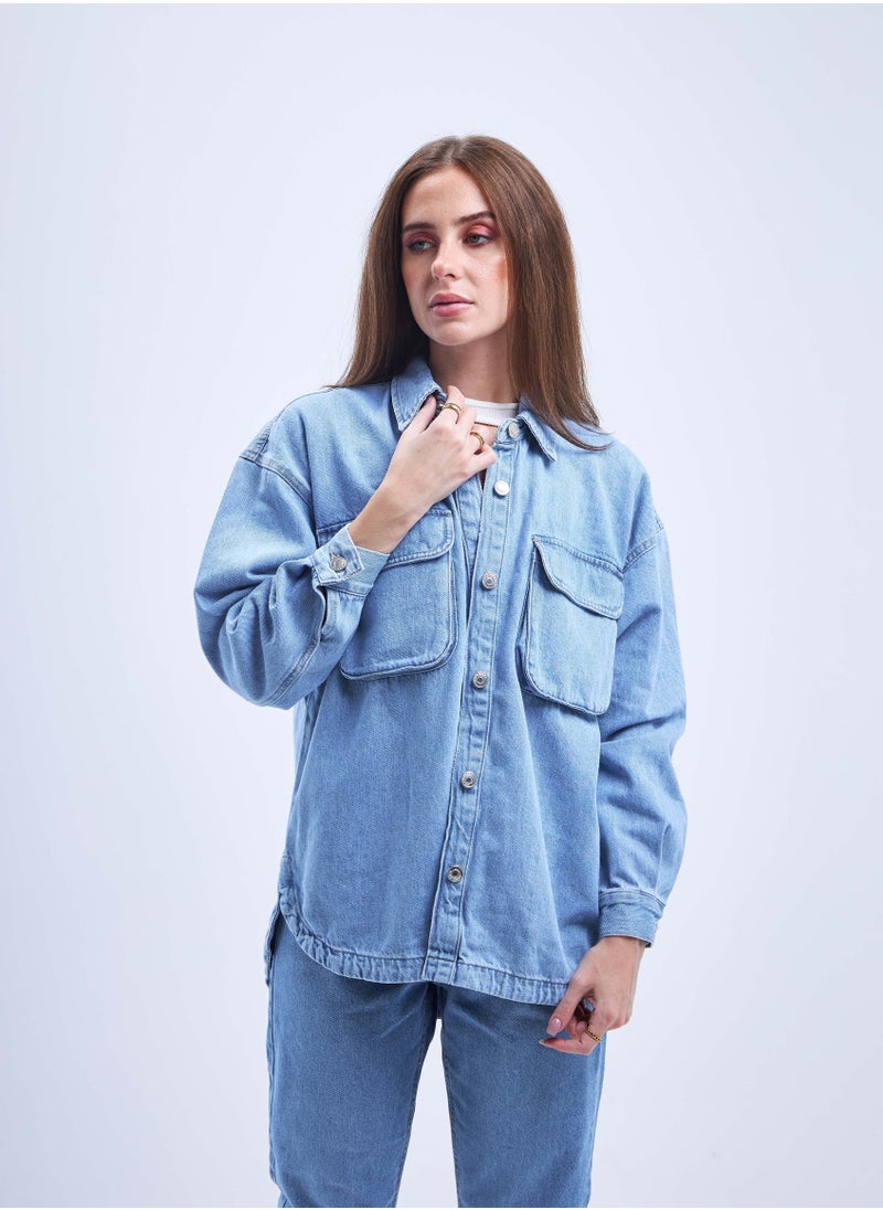 CIZARO - سترة قميص جينز كبيرة الحجم ذات جيوب خفيفة الوزن. - Image 1