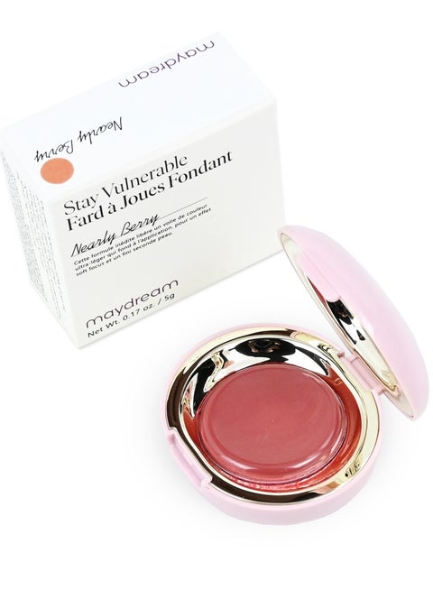 A creamy blush with a lightweight formula that gives cheeks a natural, long-lasting glow. It's easy to blend and ideal for everyday use.