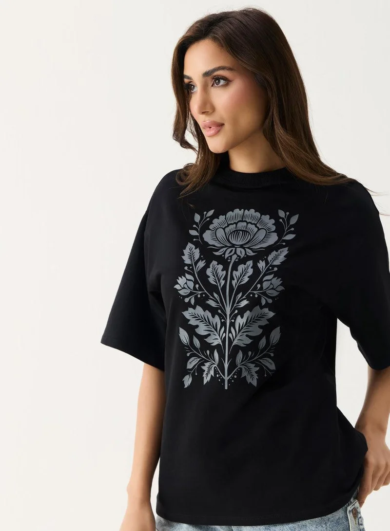 Zigzag Grey Color Printed Rose Oversized T-shirt