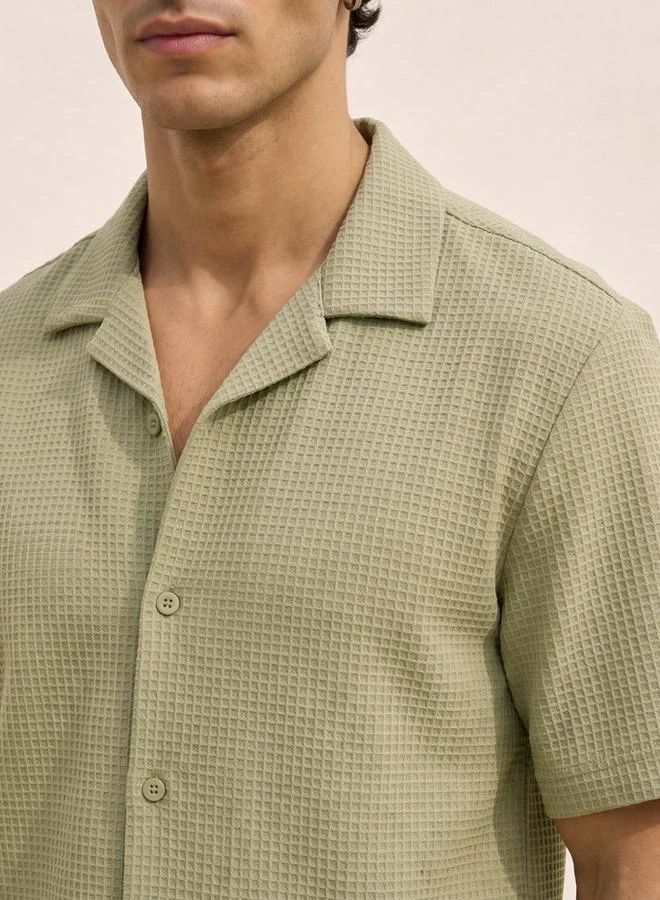 Iconic Iconic Regular Fit Camp Collar Textured Short Sleeves Shirt