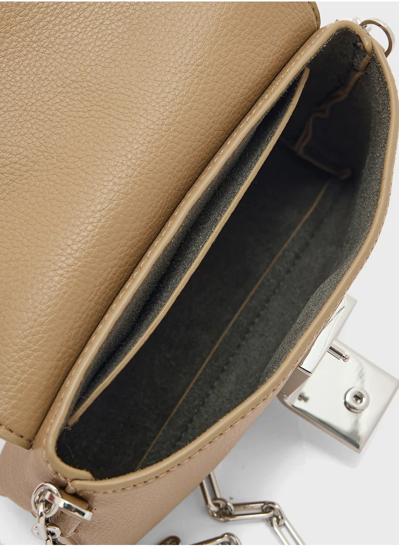 كالفن كلاين Plaque Small Crossbody