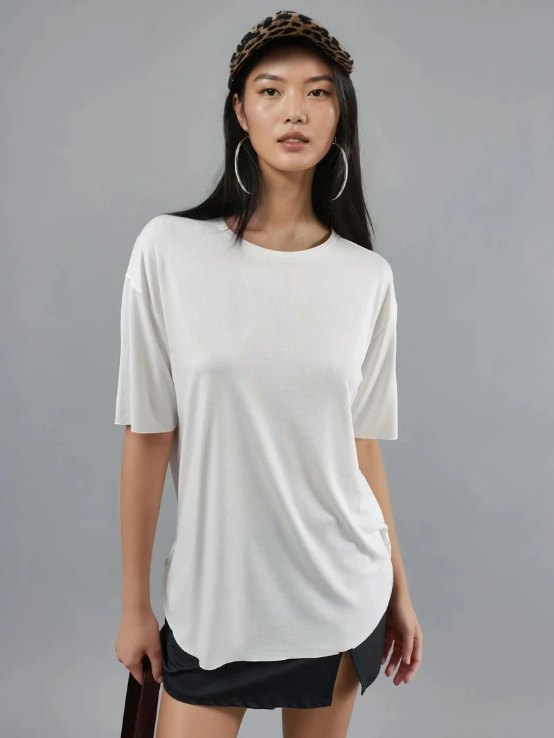 بوسيم تيشيرت بوزم بقصة فضفاضة وياقة دائرية