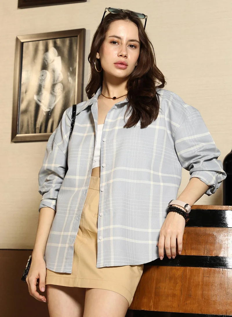 بينيا كولادا قميص نسائي رمادي كاروهات كبير الحجم بياقة عادية وأكمام طويلة بأزرار