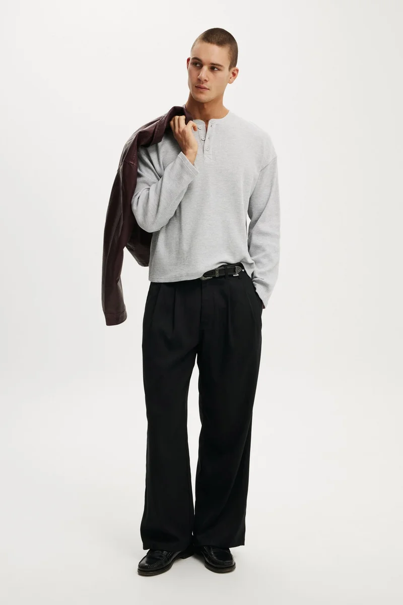 Cotton On RELAXED FIT TEXTURED HENLEY LONG SLEEVE T-SHIRT