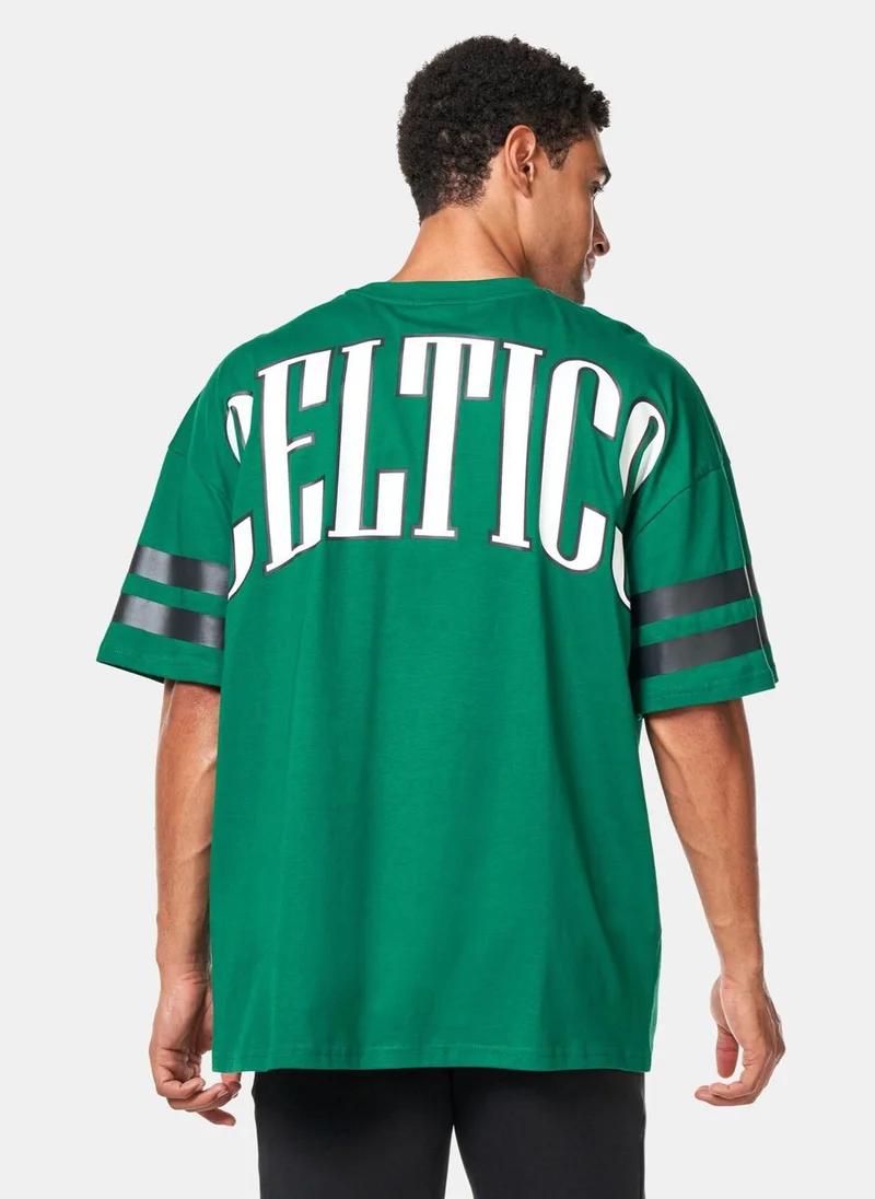 نيو ايرا Men's NBA Boston Celtics Arch Graphic T-Shirt