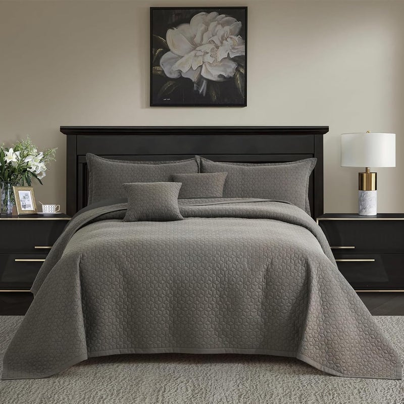 غطاء سرير ملكي كبير الحجم Blythease 128x120 عريض للغاية مظهر حديث معاصر خفيف الوزن قابل للعكس 5 قطع 100 ميكروفايبر بني