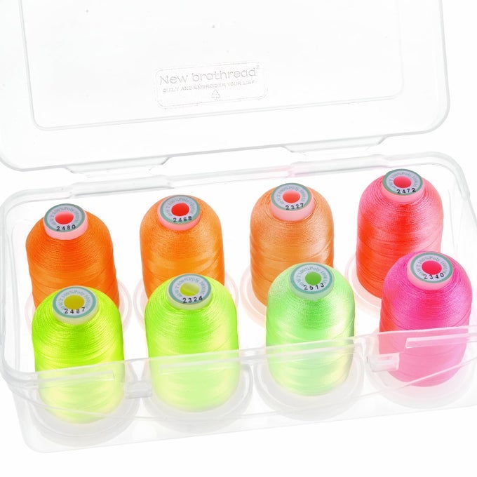 20 OPTIONS 8 SNAP SPOOLS OF 1000M EACH POLYESTER EMBROIDERY MACHINE THREAD WITH CLEAR PLASTIC STORAGE BOX FOR EMBROIDERY QUILTING NEON COLOR