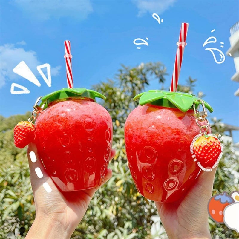 كوب ماء زجاجي بغطاء فراولة - Image 1
