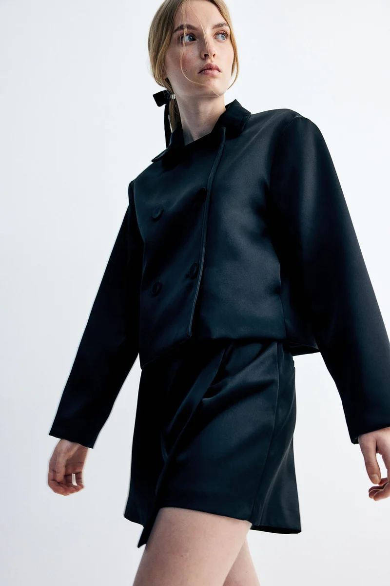 اتش اند ام تنورة بتصميم ملفوف