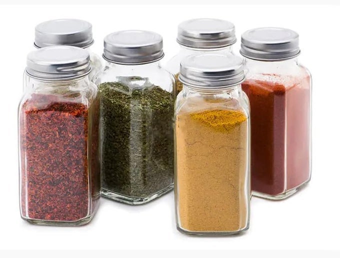 SQUARE GLASS SPICE JARS 120 ML CLEAR GLASS SQUARE SPICE JAR BLACK SIFTER TWO SIDED SIFTER CAPSHAKER HOLESPOUR OPEN AND FRESHNESS SEAL SILVER 6