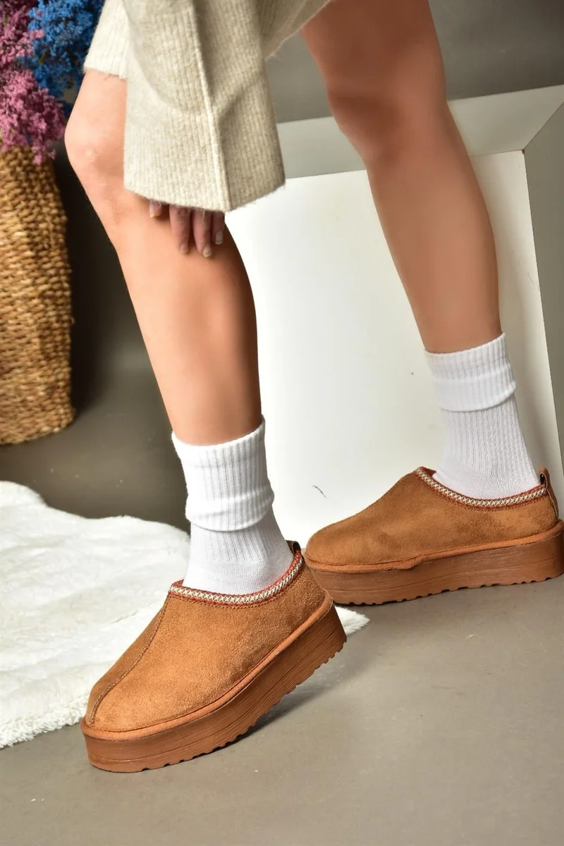فوكس شوز R612047302 Tan Suede Sole Women's Slippers